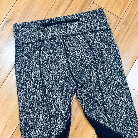 LuluLemon LuLu Lemon black white marled leggings workout fitness 6 yoga … - Picture 7 of 9